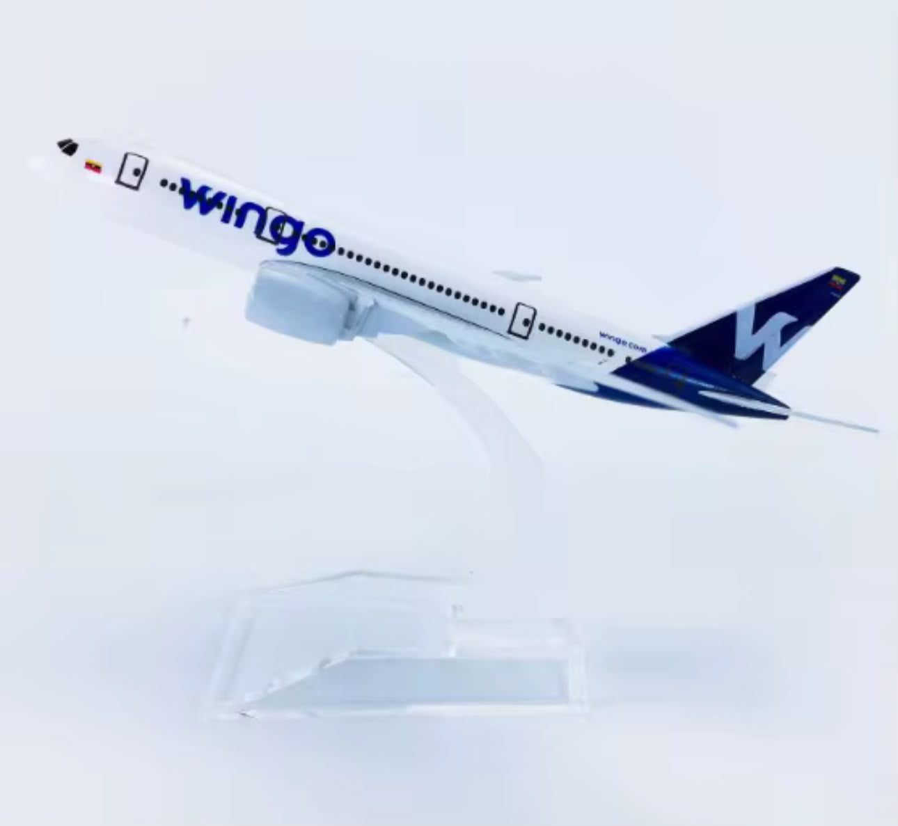 Boeing 787-8 Flugzeugmodell 1:400 – Dekoratives Sammlermodell (14 cm)