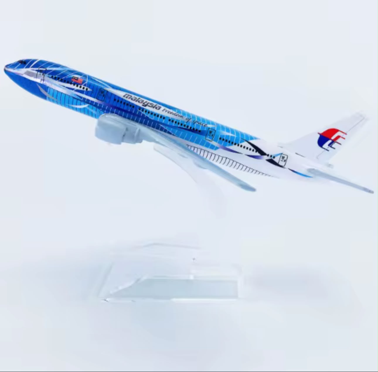 Boeing 777-200 Flugzeugmodell 1:400 – Dekoratives Sammlermodell (16 cm)