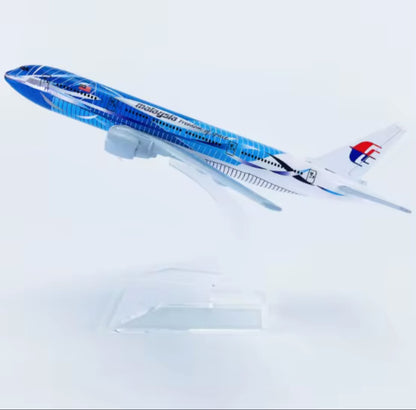 Boeing 777-200 Flugzeugmodell 1:400 – Dekoratives Sammlermodell (16 cm)