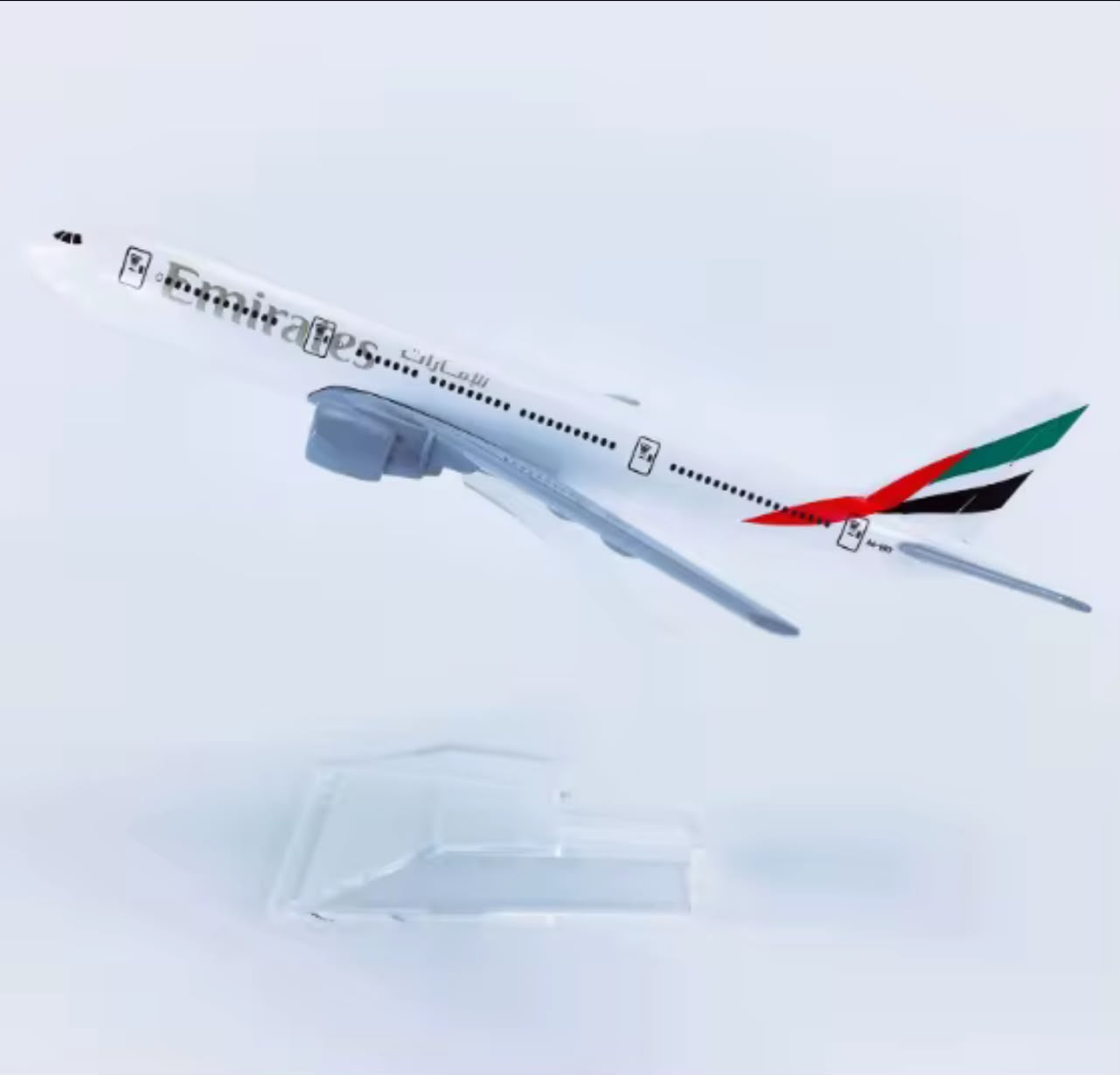 Boeing 777-200 Flugzeugmodell 1:400 – Dekoratives Sammlermodell (16 cm)
