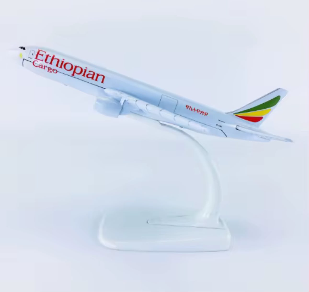 Boeing 777-200 Flugzeugmodell 1:400 – Dekoratives Sammlermodell (16 cm)