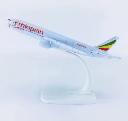 Boeing 777-200 Flugzeugmodell 1:400 – Dekoratives Sammlermodell (16 cm)