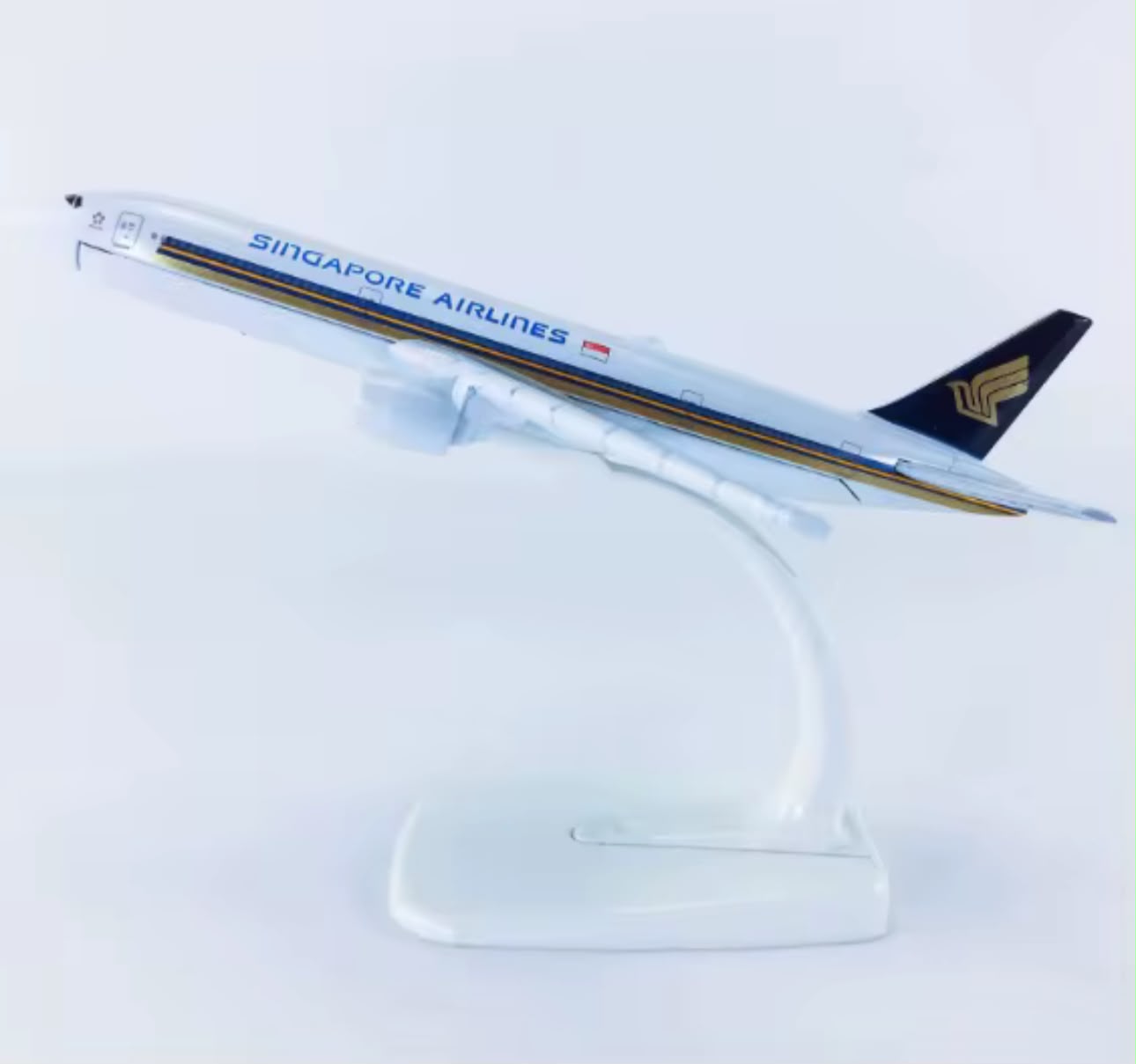 Boeing 777-200 Flugzeugmodell 1:400 – Dekoratives Sammlermodell (16 cm)