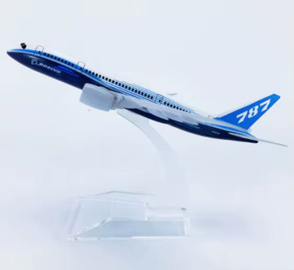 Boeing 787-8 Flugzeugmodell 1:400 – Dekoratives Sammlermodell (14 cm)