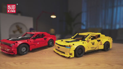 Mould King 15081 Challenger Muscle Car Modellbausatz – 1:16 Auto mit Rückziehmotor (736 Teile)